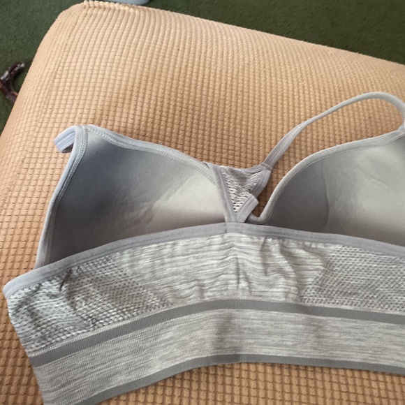 New balance sports bra size extra large new without tags - Picture 2 of 3